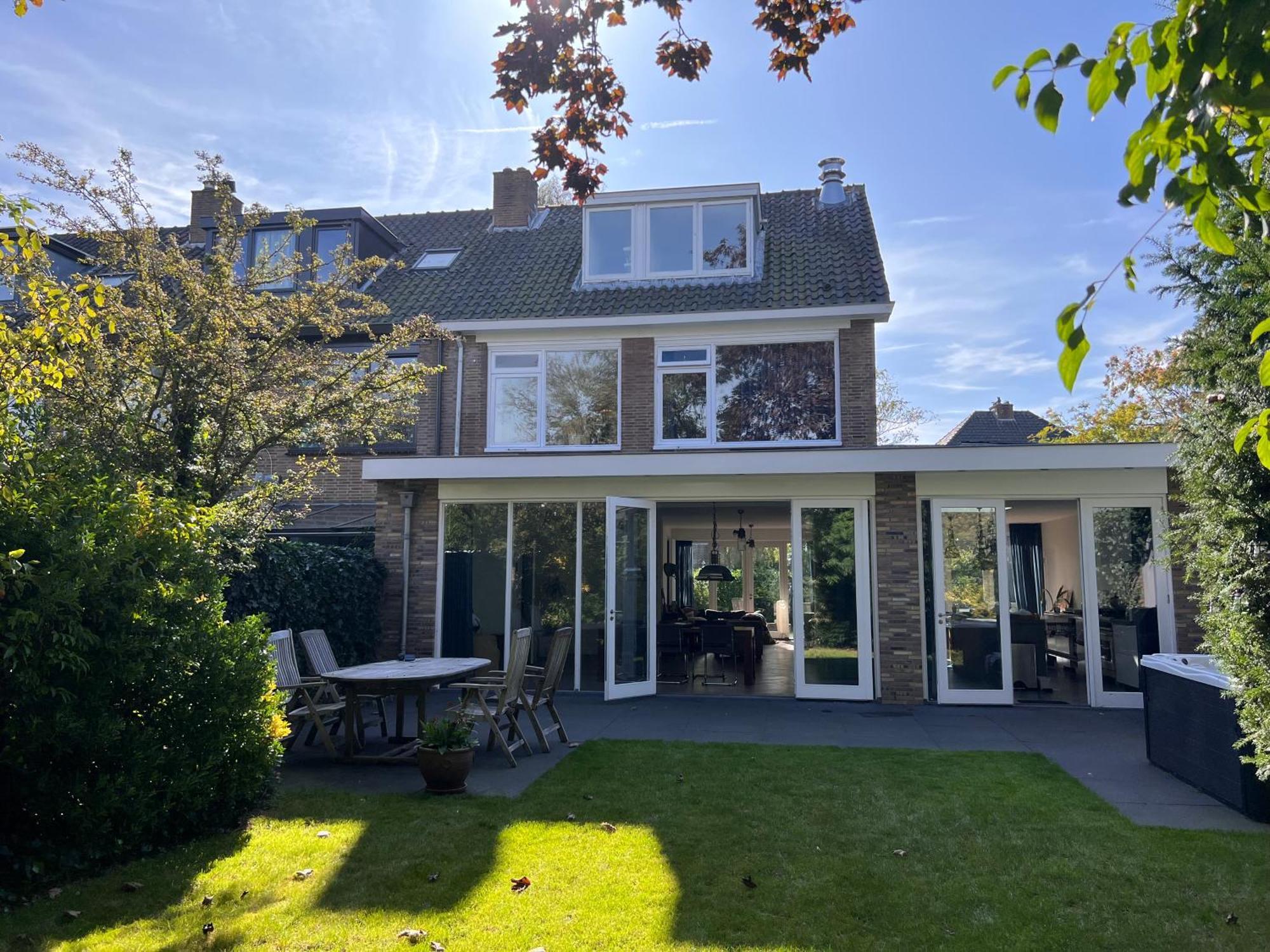 Villa Cosy Central Incl Jacuzzi Near Trainstation, Beach And City Heemstede Exteriör bild