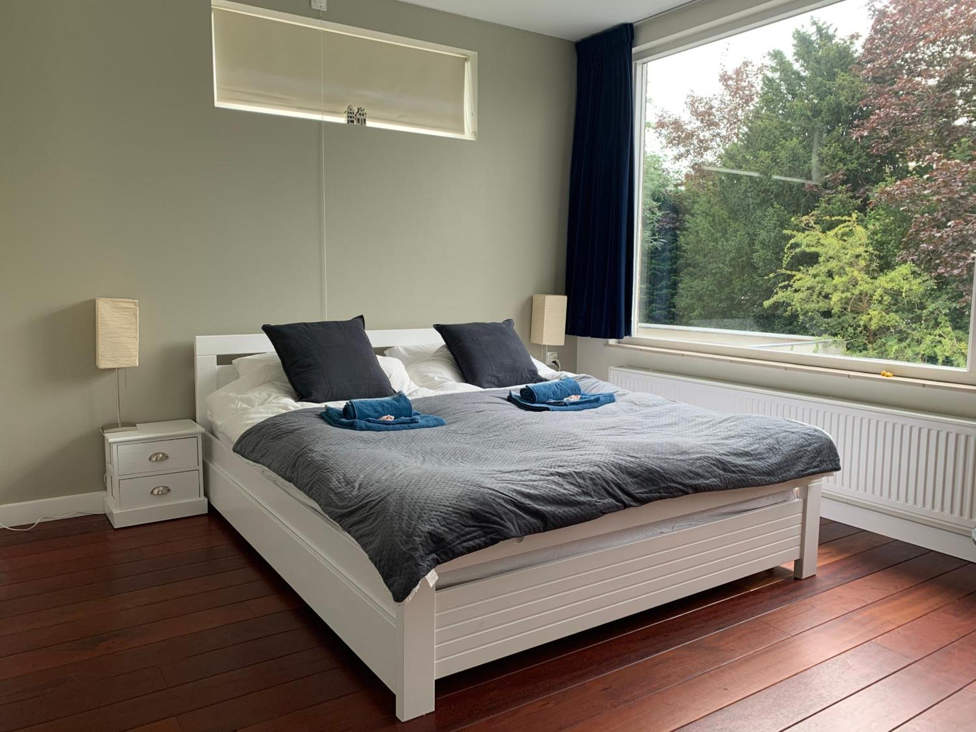 Villa Cosy Central Incl Jacuzzi Near Trainstation, Beach And City Heemstede Exteriör bild